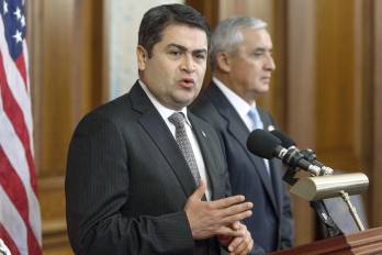 Fotografía de archivo del 24 de julio de 2014 del entonces presidente de Honduras, Juan Orlando Hernández, hablando durante una reunión en el Capitolio de Washington, D. C.