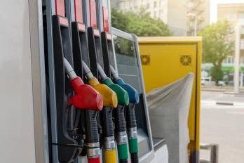 Las autoridades indicaron que actualmente existen cerca de 72 mil certificados de operación, de los cuales unos 45 mil están en proceso de verificación.