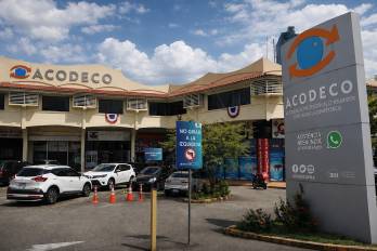 Sede central de la Acodeco en la capital panameña, donde habilitarán los salones 18 y 19 para la entrega de cheques.