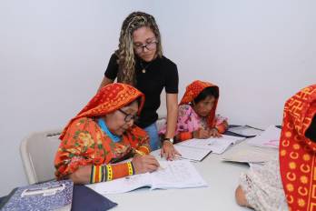 Las autoridades destacaron que esta iniciativa no solo garantiza el acceso a la educación básica.