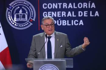 El contralor general de la República, Anel Flores