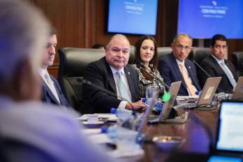 Adicionalmente, el Gabinete aprobó la Resolución No. 118-25, que autoriza un aporte estatal de 18 millones 404 mil 899 dólares con 64 centésimos al Fondo Tarifario de Occidente.