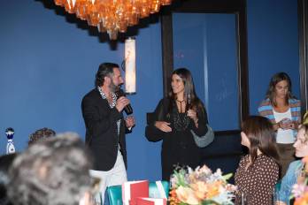 Fotografía del 23 de septiembre de 2026 que muestra al presidente de Los Angeles Magazine, Christopher Gialanella (i) hablando durante la gira oficial de promoción cultural y turística en colaboración con la Secretaría de Turismo de Jalisco, en Nueva York.