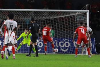 Ismael Díaz anotó el gol que mantiene con vida a la selección de Panamá.