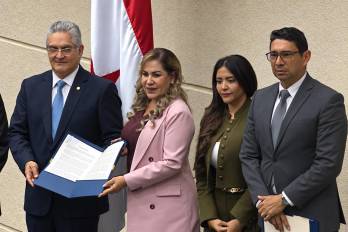 El ministro de la Presidencia, Juan Carlos Orillac, presentó una reforma dirigida a fortalecer los derechos de los usuarios del servicio eléctrico.