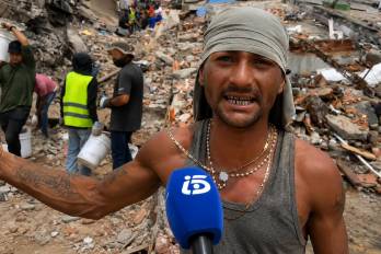 Wilmer Antonio Cruz, conocido como “El Topo de La Guaira”, ganó reconocimiento por participar durante ocho días en las labores de rescate tras los terremotos que devastaron el norte de Venezuela.