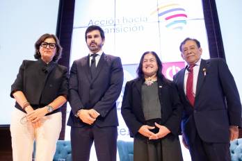 Desde la izquierda, la directora corporativa de Relaciones Institucionales, Comunicación Territorio de Redeia, Miryam Aguilar; el encargado Pais-Sector Privado de la Oficina,Ramiro Vilchez; la exministra de medio Ambiente en Perú, Albina Ruiz Ríos, y el gerente general de Inkaterra, Jose Purisaca Puicon.