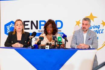 La ministra indicó que esperaba que la rectora se retirara el próximo 11 de junio, tal como se había acordado, para dar paso a un proceso de renovación institucional.