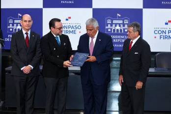 El presidente Mulino recibió de la comisión interministerial el informe con las recomendaciones sobre el futuro de Cobre Panamá.