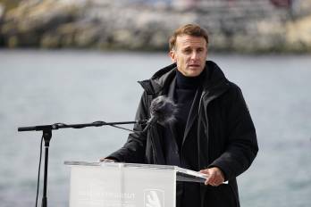 El presidente francés Emmanuel Macron ofreció una rueda de prensa junto a la primera ministra danesa Mette Frederiksen y el líder groenlandés Jens-Frederik Nielsen.