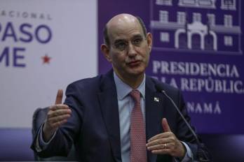 El ministro de Economía y Finanzas, Felipe Chapman, presentó el proyecto de ley que propone eximir del pago de ITBI a la venta de viviendas nuevas hasta $120,000 y aplicar un esquema progresivo al excedente.