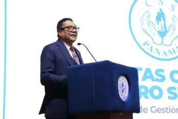 Director de la Caja de Seguro Social, Dino Mon.