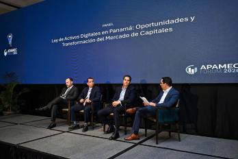 Panel técnico del Apamec Forum 2026 donde evalúan la ley de activos digitales en el país, así como el impacto de las inversiones alternativas y la tokenización en América Latina.