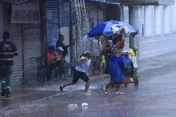 Un día marcado por aguaceros aislados, tormentas y alta humedad en la mayoría de las provincias