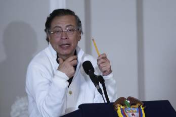 Pese a los informes de organismos estatales, Gustavo Petro mantiene su intención de impugnar la elección presidencial y convocó nuevas movilizaciones antes del cambio de gobierno.