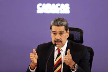 El presidente de Venezuela, Nicolás Maduro, habla en una rueda de prensa este lunes, en Caracas (Venezuela). EFE/ Ronald Peña