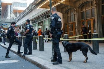 Presencia policial tras un tiroteo perpetrado por agentes del Departamento de Policía de Nueva York en la estación Grand Central contra un hombre que atacó con machete a varias personas.