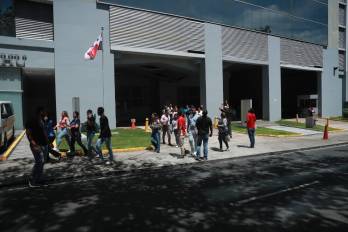 Las autoridades reportaron una segunda réplica que alcanzó magnitud 5,2 en las provincias centrales