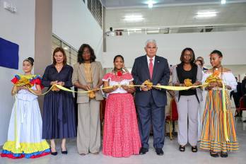 La entrega del centro educativo fue realizada este jueves 26 de marzo con la presencia tanto del presidente de la República José Raúl Mulino como de la ministra de Educación Lucy Molinar.