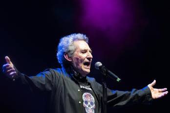 El cantante español Miguel Ríos durante su actuación en el festival Cap Roig que se celebra en la localidad gerundense de Palafrugell.