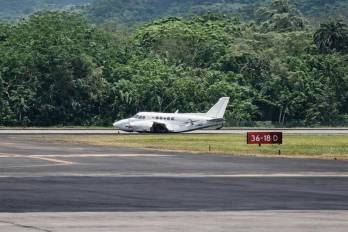 Tras el incidente, funcionarios del Cuerpo de Bomberos Aeronáuticos aseguraron el área.