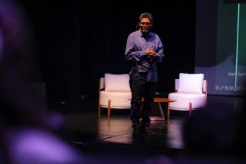 A lo largo de su carrera, Aristides Ureña Ramos ha desarrollado una amplia labor artística y académica tanto en Panamá como en el extranjero.
