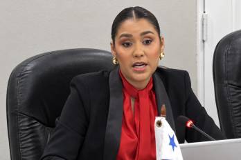 La diputada Yamirelis Chong pidió al ministro Juan Carlos Orillac precisar cómo pagará Presidencia las primas de antigüedad pendientes a exfuncionarios en 2027.