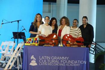 Dicha fundación estadounidense conecta a alumnos con profesionales de la música latina y apoya a departamentos de música de centros de enseñanza que disponen de pocos recursos. | Aris Martínez