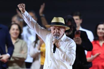 El presidente de Brasil, Luiz Inácio Lula da Silva, interviene durante la convención nacional del Partido de los Trabajadores (PT) en São Paulo, Brasil.