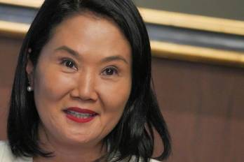 La presidenta electa de Perú, Keiko Fujmori, habla durante una reunión con el presidente del Banco Central de Reserva del Perú (BCRP), Julio Velarde, este lunes en Lima (Perú). EFE/ John Reyes Mejía