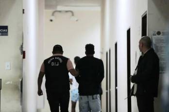 Durante la audiencia, la Fiscalía reveló que la víctima habría sido contactada previamente por sus agresores y que se investigan a más personas vinculadas con el crimen.