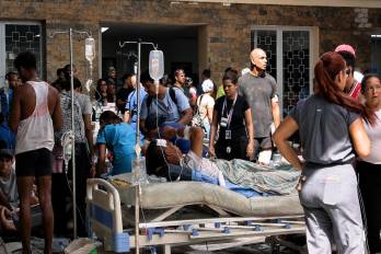 ‘Apretaba la garganta para no llorar’: los médicos que sostienen a Venezuela tras el terremoto
