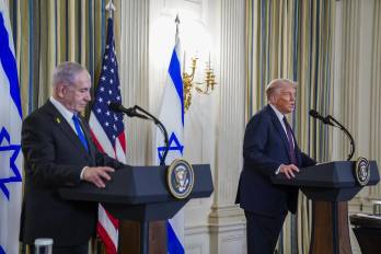 El presidente de Estados Unidos, Donald Trump (i), y el primer ministro israelí, Benjamin Netanyahu (d)
