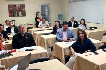 Representantes de distintas instituciones durante las mesas técnicas.
