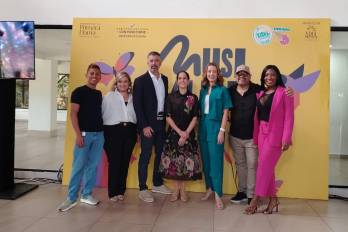 A la conferencia de prensa, realizada en la Casa Club del Parque Omar, asistieron la ministra de Cultura Maruja Herrera y los artistas Ricardo Velásquez y Yamilka Pitre, entre otros.