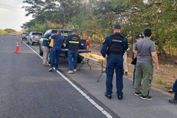 En la mañana de este domingo, unidades policiales ubicaron y dieron persecución al vehículo presuntamente vinculado al caso