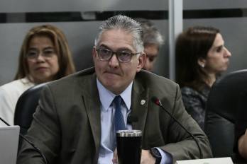 El ministro de la Presidencia, Juan Carlos Orillac, defendió ante la Asamblea el presupuesto de 2026, en medio de cuestionamientos por obras y publicidad estatal.