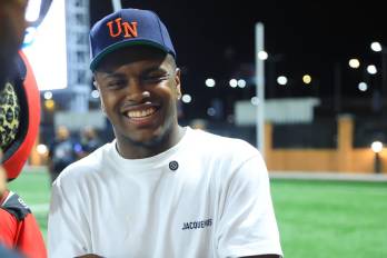 El jugador de la NFL, Jaylinn Hawkins.