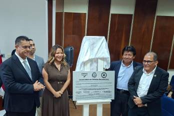 Autoridades universitarias y representantes de UNPAC participaron en la apertura del programa.