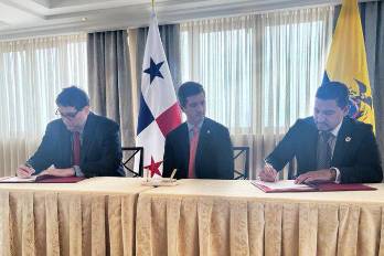 Firma de convenio de intercambio de información tributaria entre Panamá y Ecuador.