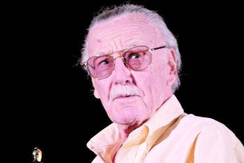 Nacido en 1922 en Nueva York, Stanley Martin Lieber comenzó a trabajar de adolescente en la predecesora de Marvel, Timely Comics, donde adoptó el seudónimo de Stan Lee y cocreó algunos de los superhéroes más famosos de todos los tiempos.