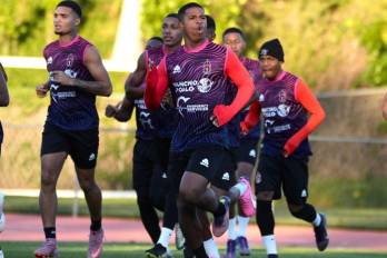 El equipo del Sporting San Miguelito durante un entrenamiento en California, Estados Unidos.