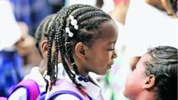 Según el Conegpa, es inconsitucional la discriminación a los peinados tradicionales de niños y jóvnees afrodescendientes.