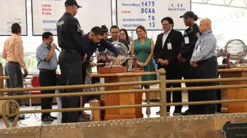 Imagen de un sorteo de la Lotería Nacional desde la Plaza Víctor Julio Gutiérrez.