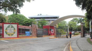Parker explicó que el grupo de estudiantes admitido cumplió con todos los requisitos.