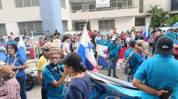 La propuesta de los gremios docentes de pedir una mediación de la Iglesia católica es un paso importante.