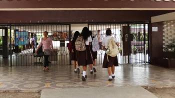 Molinar hizo un llamado a la consciencia por parte de los manifestantes, esperando la reflexión para que los estudiantes puedan regresar a sus clases regulares.