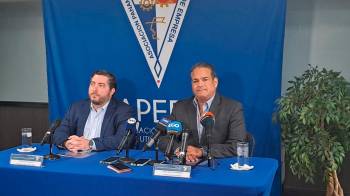 Otto Wolfschoon III, presidente de la Cade 2024 y el presidente de Apede, Juan Carlos Arosemena