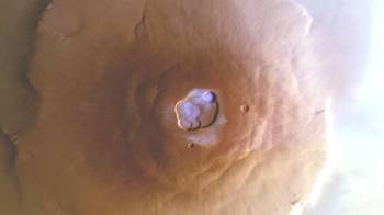 La escarcha del monte Olimpo, sombreada en azul.