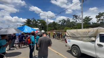 Desde hace más de tres semanas el Sitraibana declaró un paro de labores y bloque de las vías de acceso a la provincia de Bocas del Toro.